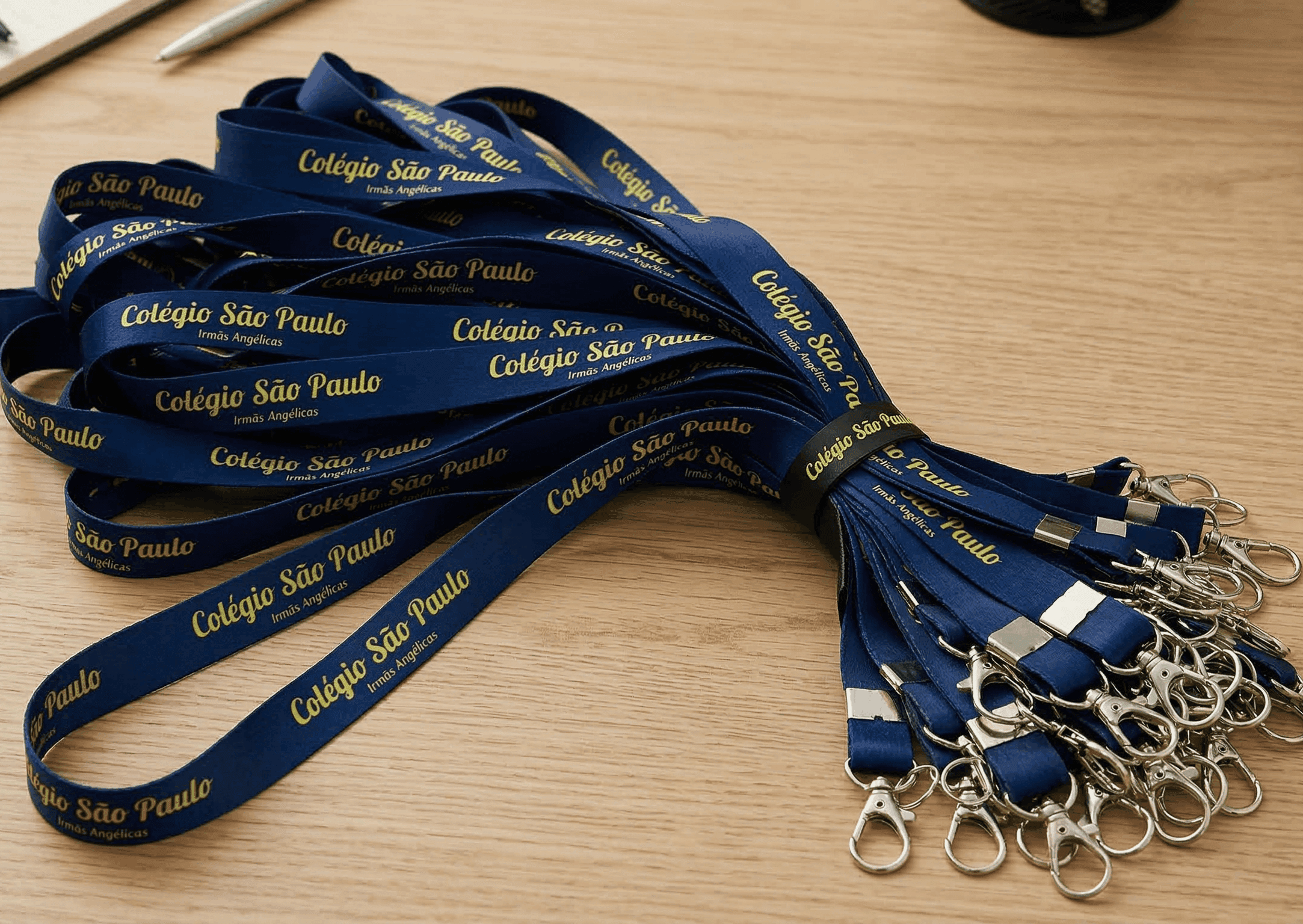 Fábrica de Cordões e Credenciais Personalizadas com Atendimento Internacional Bilíngue